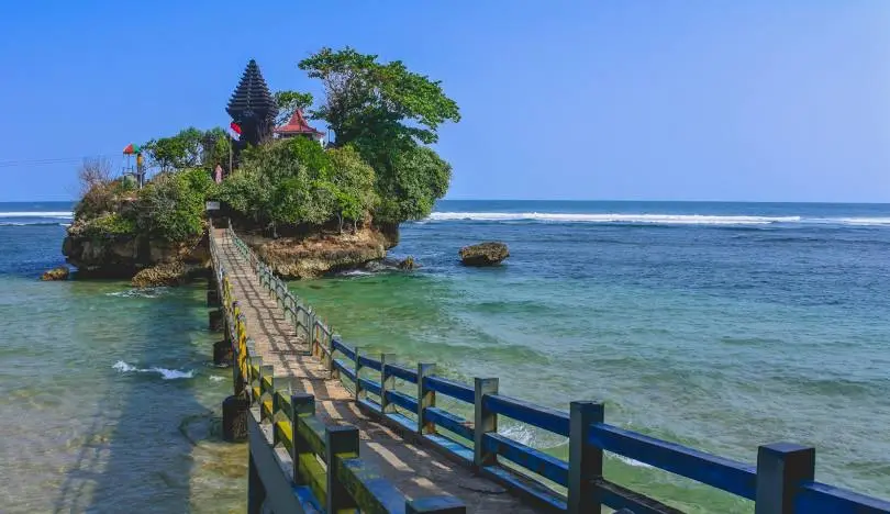 pantai balekambang